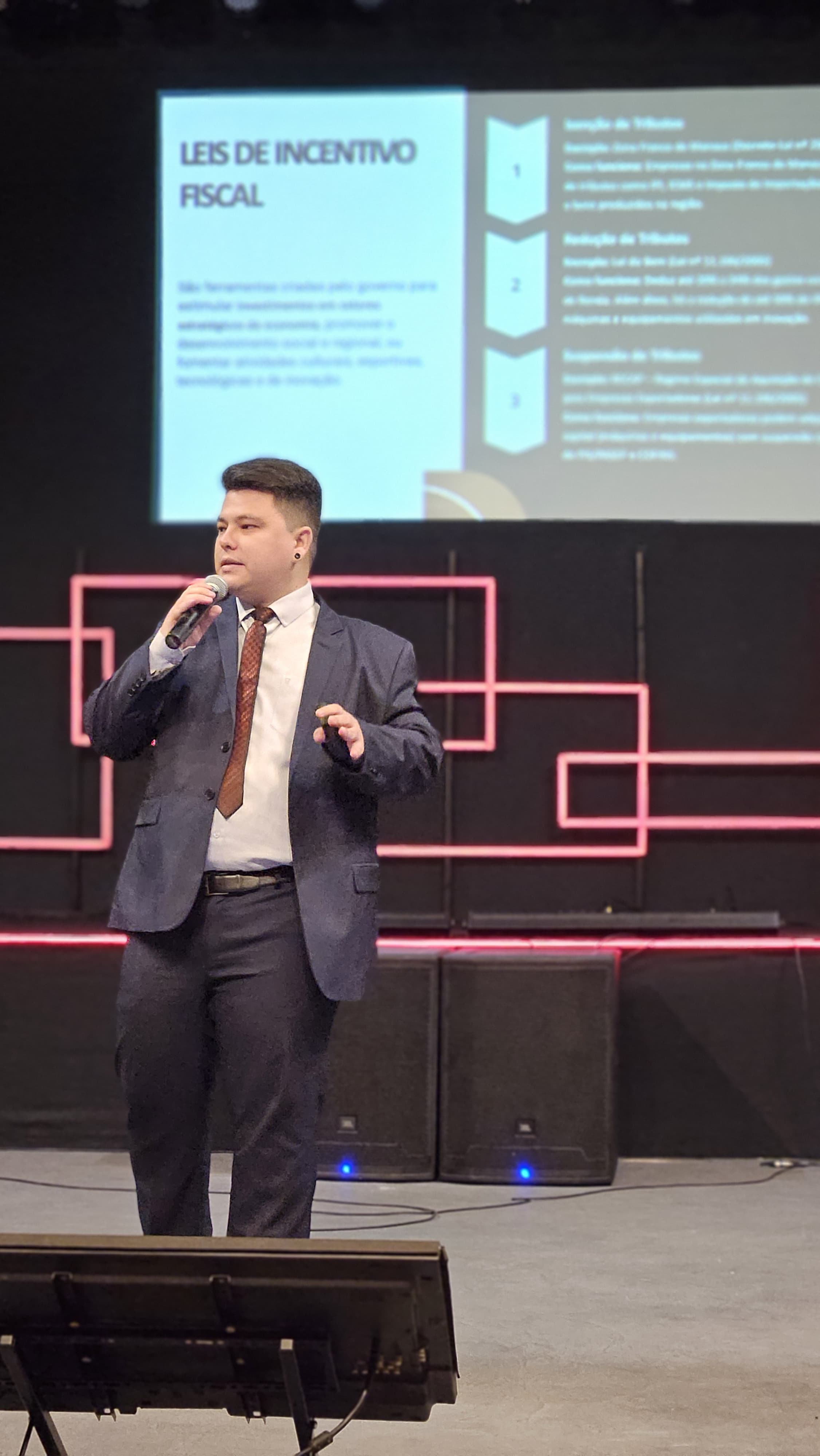 Lucas Andrade em evento profissional